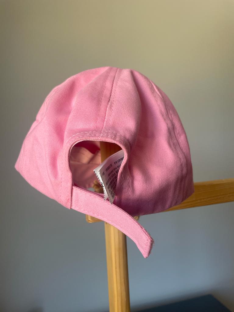 PEMBE%20ŞAPKA