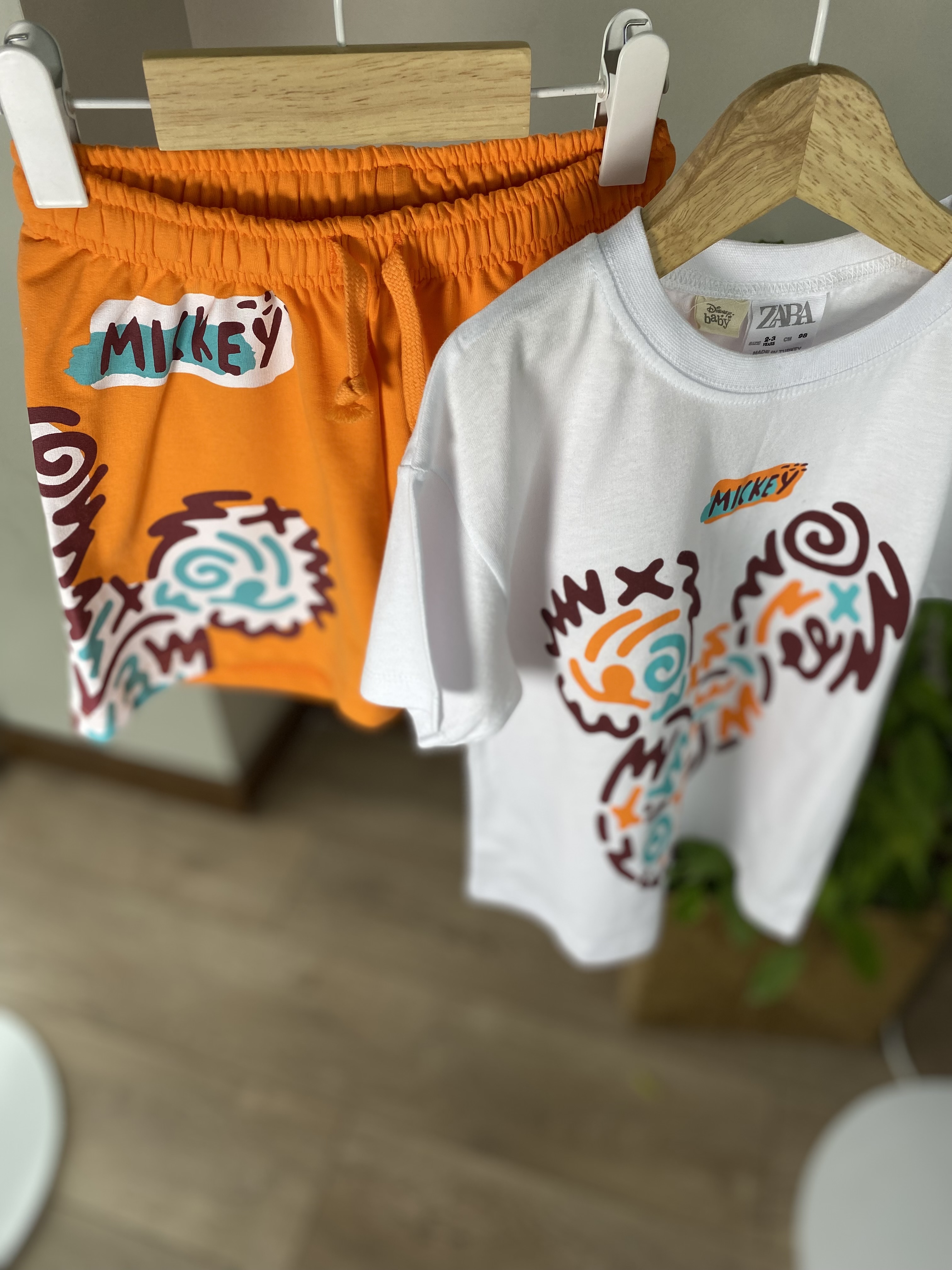TURUNCU%20%20MİCKEY%20ŞORT%20TAKIM