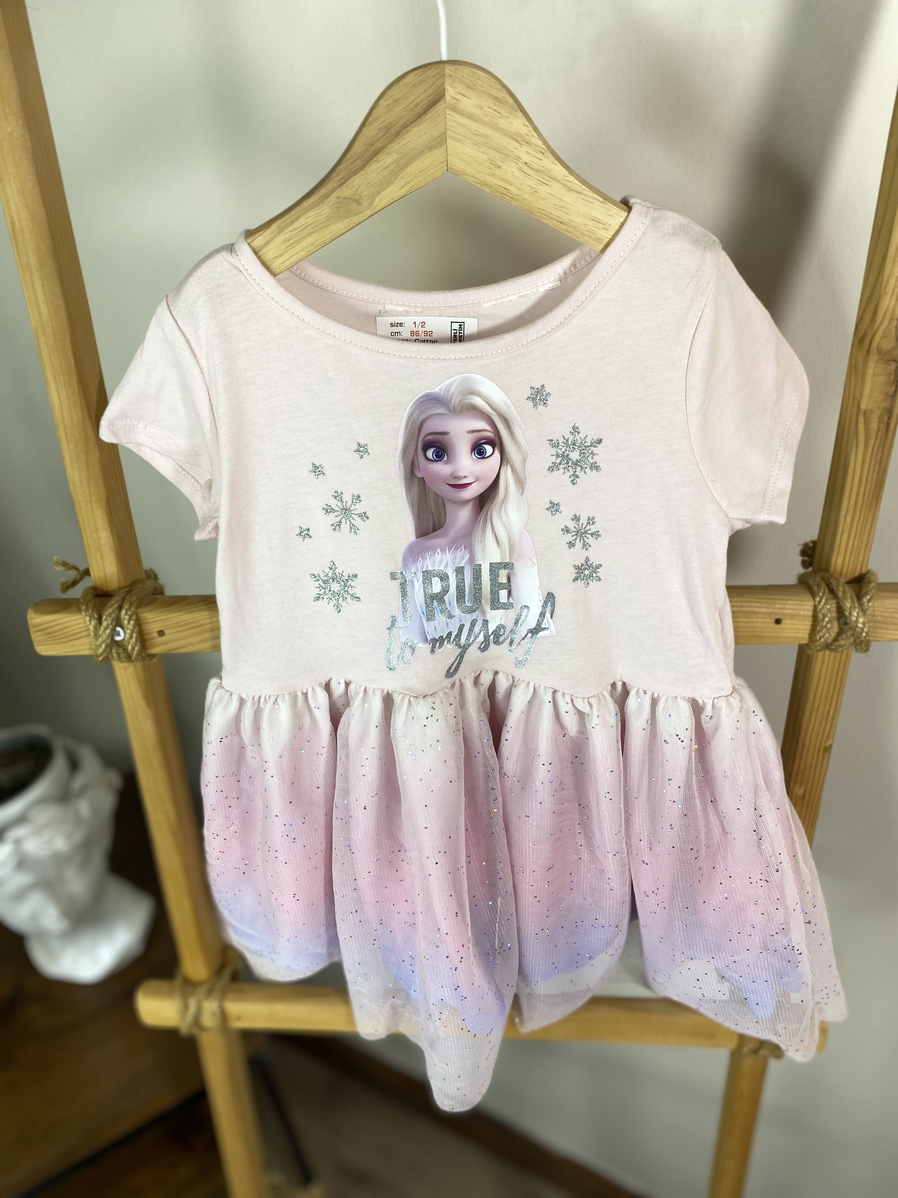 PEMBE%20TÜTÜLÜ%20ELSA%20ELBİSE