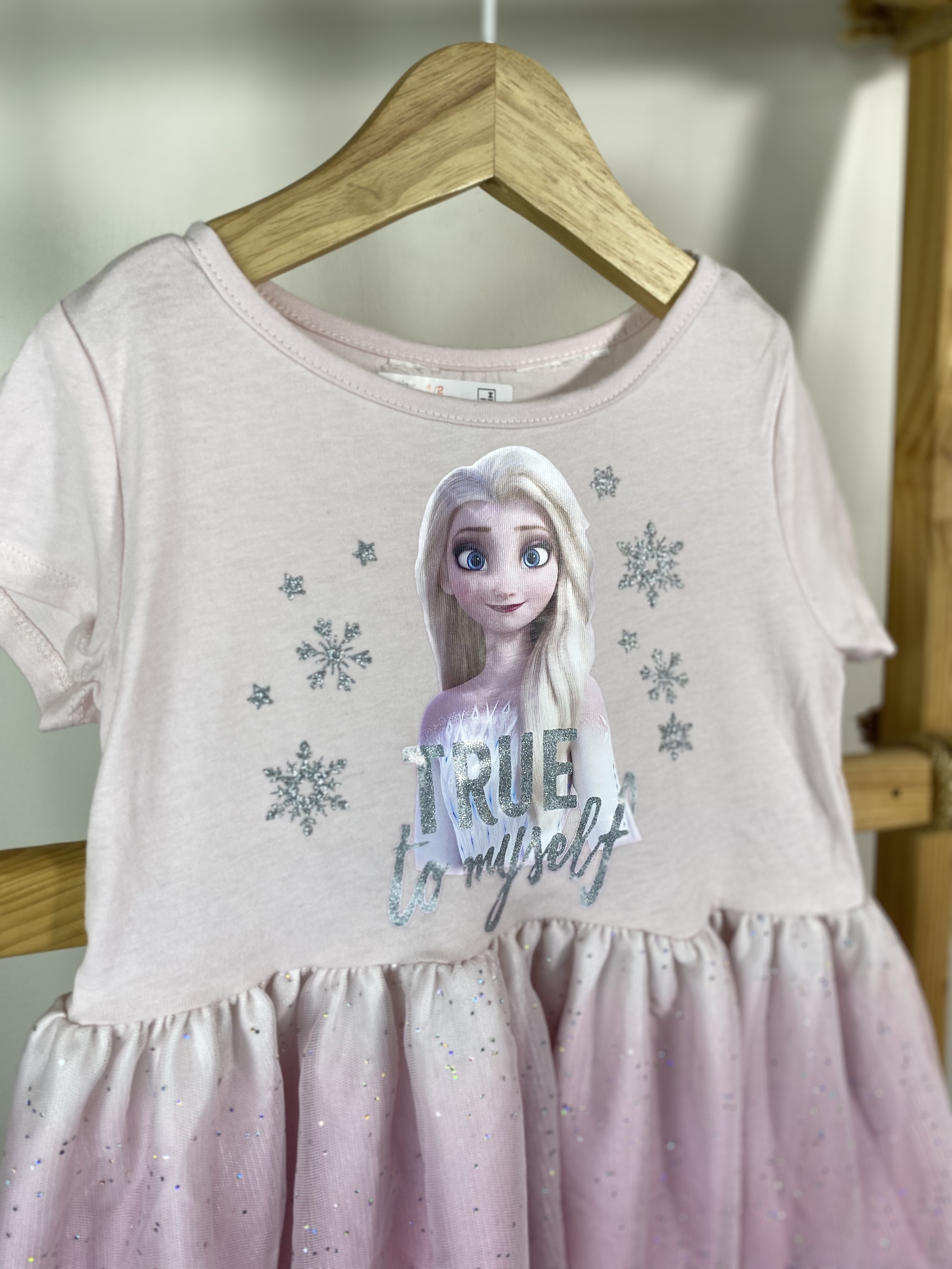 PEMBE%20TÜTÜLÜ%20ELSA%20ELBİSE