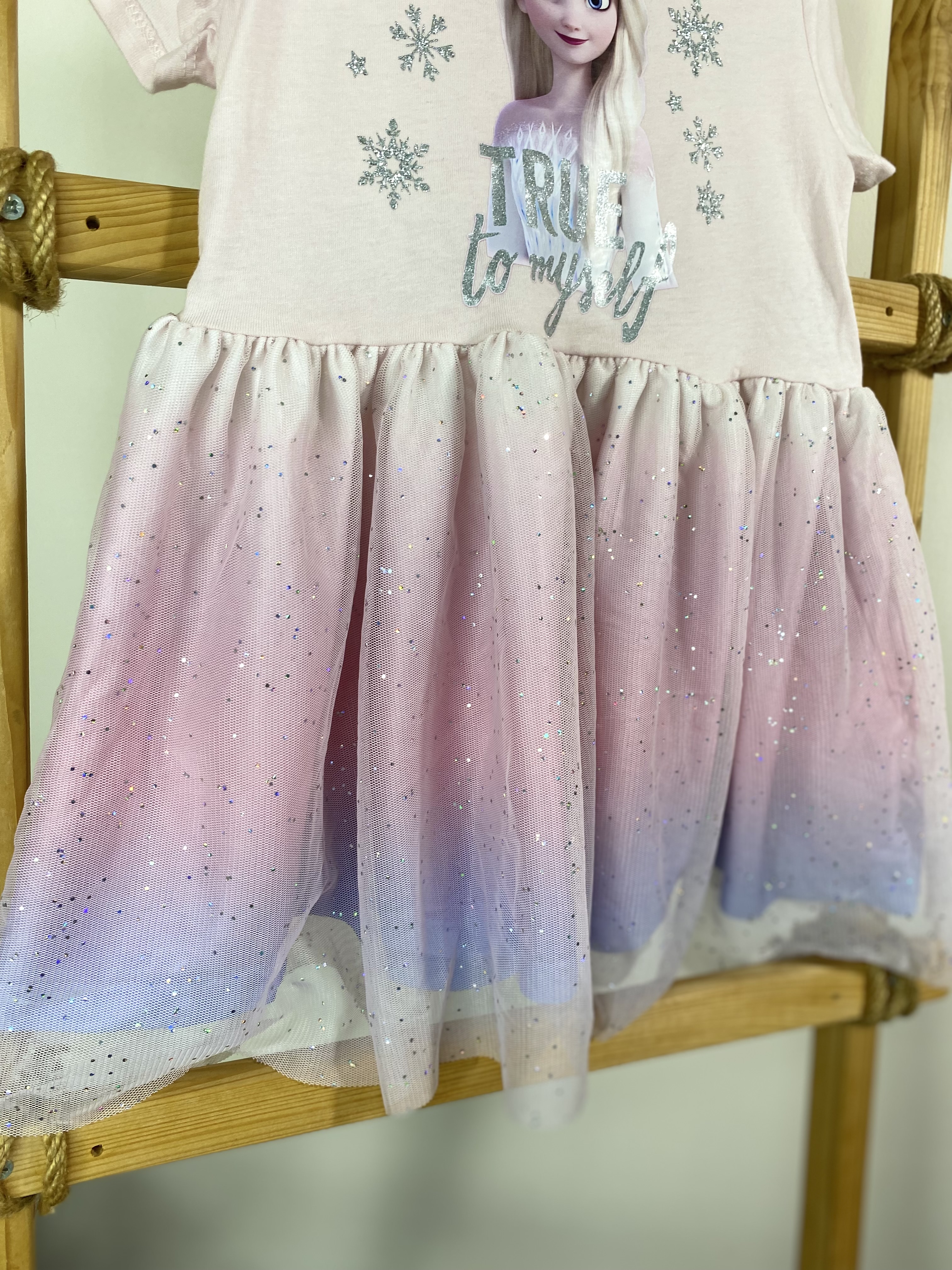PEMBE%20TÜTÜLÜ%20ELSA%20ELBİSE
