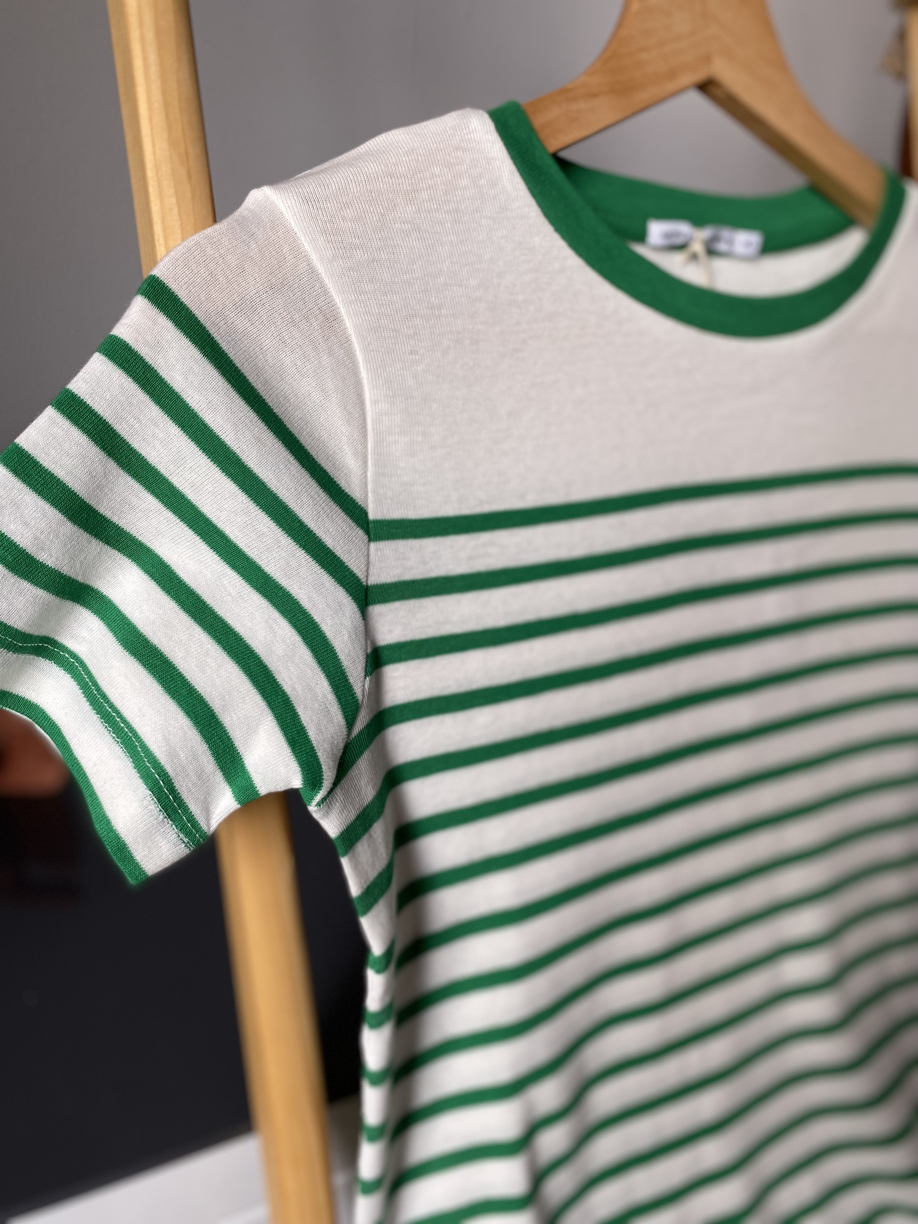MARKA%20YEŞİL%20ÇİZGİLİ%20T-SHIRT