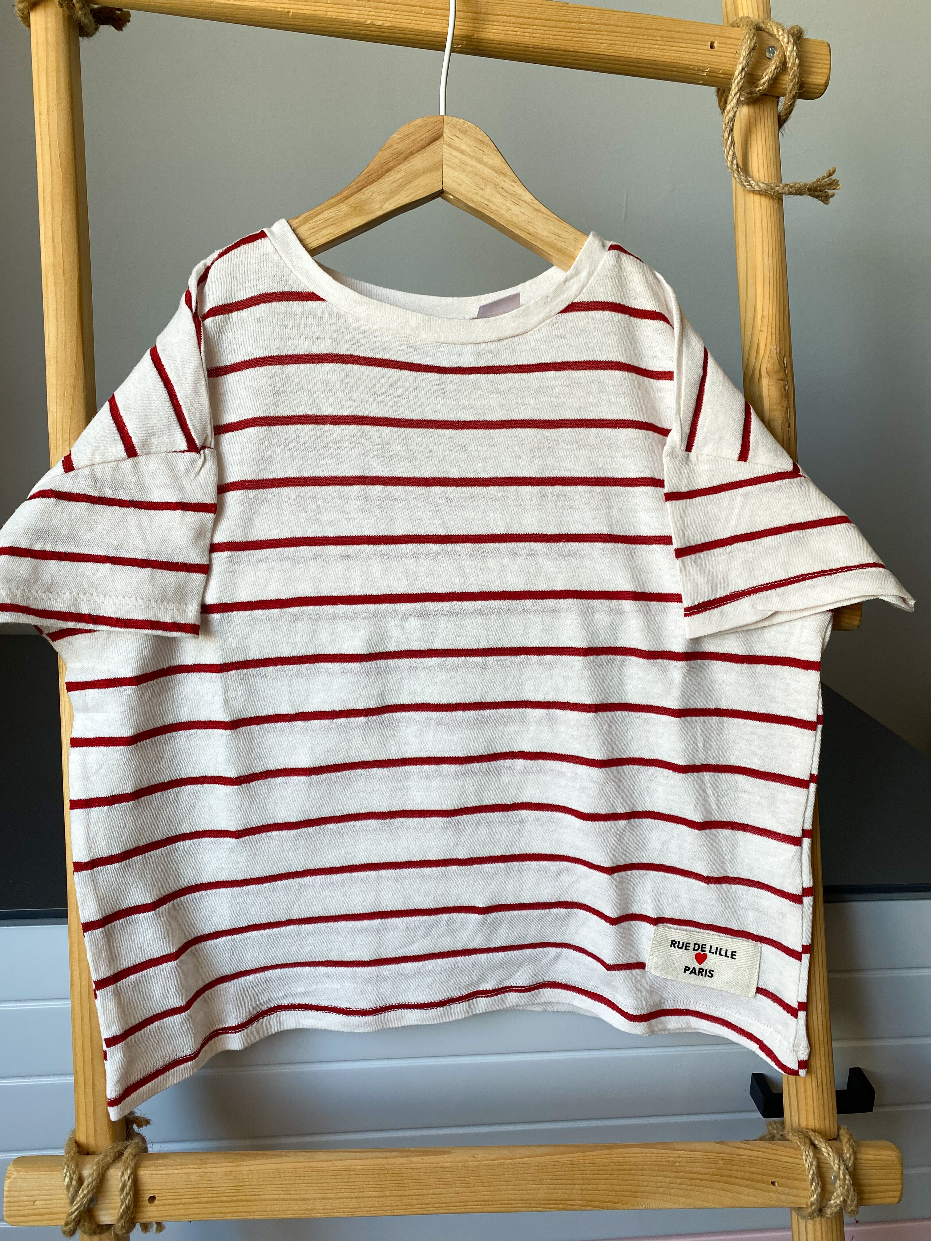 MARKA%20KIRMIZI%20ÇİZGİLİ%20TSHIRT