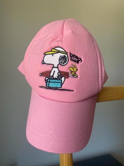 PEMBE ŞAPKA